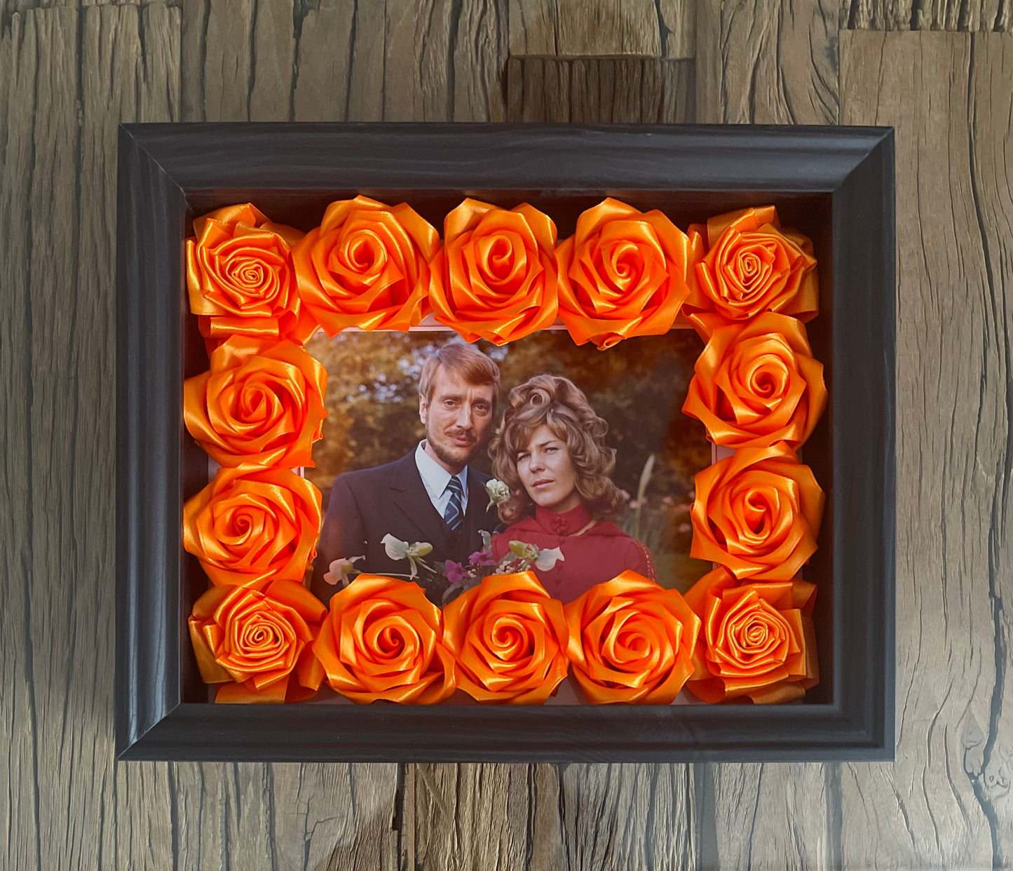 Enchanting Rose with Ferrero Rocher (Surprise Photo Frame-Black)