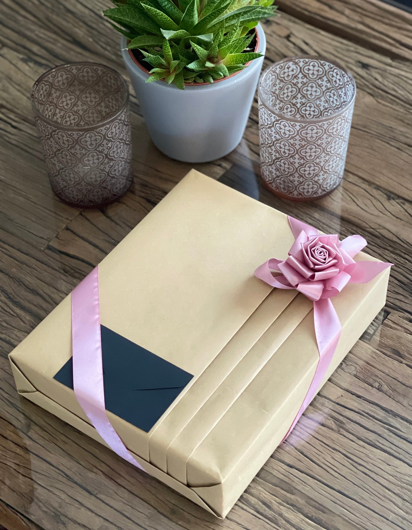 Enchanting Rose with Ferrero Rocher (Surprise Photo Frame-Black)